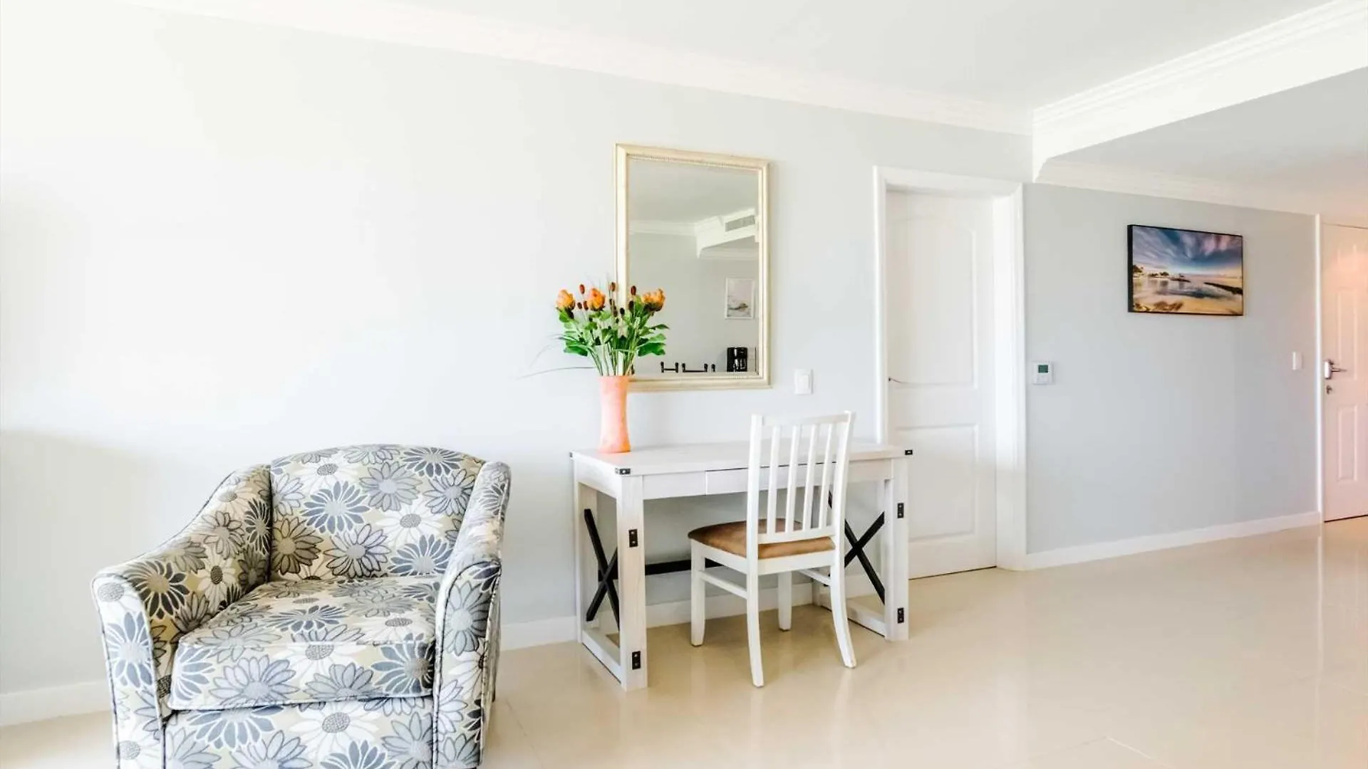 Beachfront - Glamour View 3Br Condo - E422 شاطئ بالم