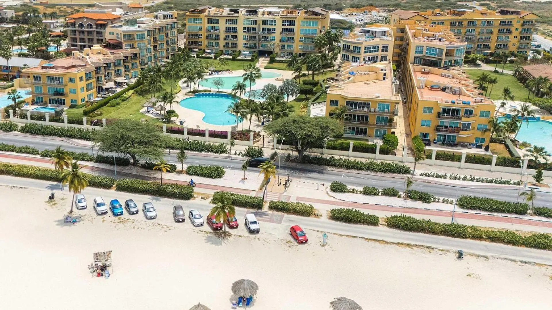 بيت للعطل Beachfront - Glamour View 3Br Condo - E422 شاطئ بالم